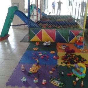 Piscina de Bolinha e brinquedos diversificados - Bruno Brink Locações de Brinquedos, Mesas e Cadeiras para Festas (11) 94753-3076 / (11) 99743-3858 Confira