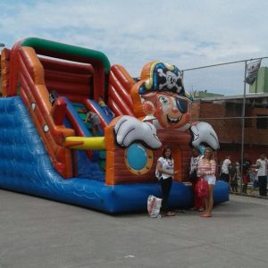 Tobogã - com monitor - Bruno Brink Locações de Brinquedos, Mesas e Cadeiras para Festas (11) 99493-7208 / (11) 99743-3858 Confira