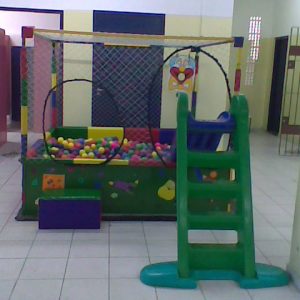 Piscina de Bolinha Bruno Brink Locações de Brinquedos, Mesas e Cadeiras para Festas (11) 94753-3076 / (11) 99743-3858 Confira